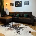 شقة Aman 20 *